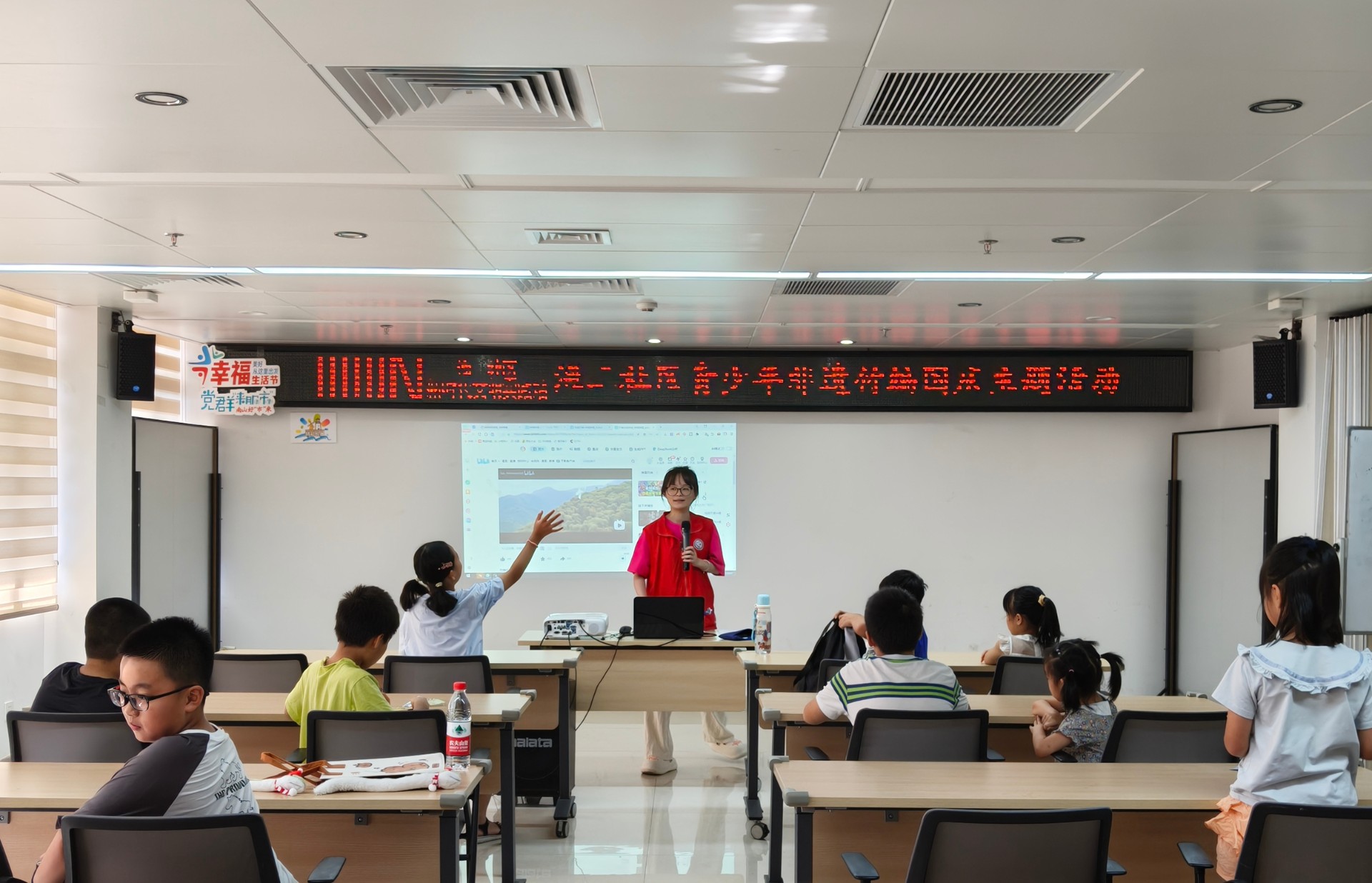 1760008337660797.jpg 1760008337660797.jpg